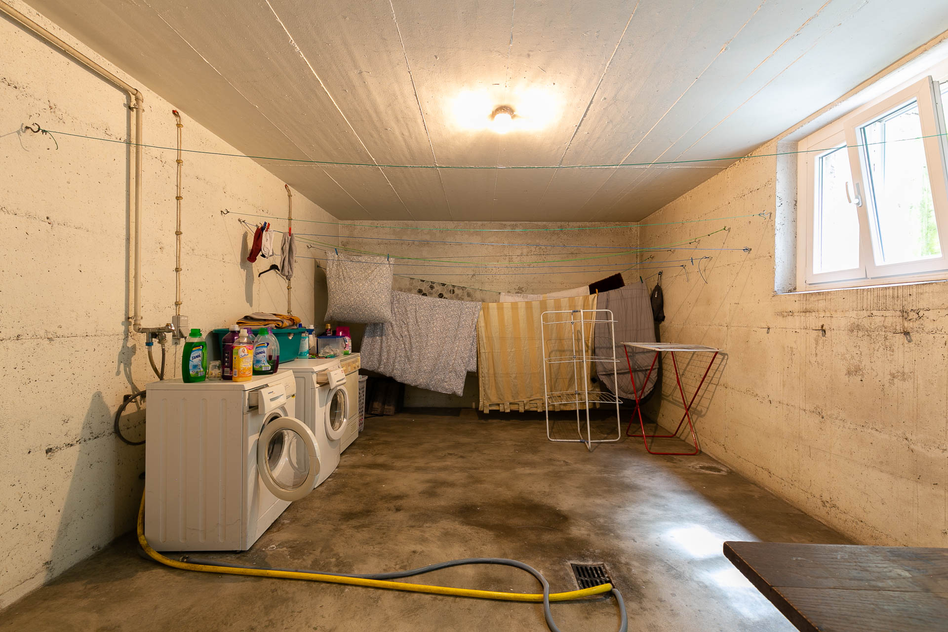 Mehrfamilienhaus (3 Wohnungen) in optimaler Lage und sehr viel Potenzial!