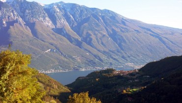 BEREITS VERKAUFT/VERMIETET Reihenhaus mit wunderschönem Berg-/Seeblick!