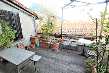 BEREITS VERKAUFT/VERMIETET Rustikales und modernes Ferienhaus in Gaino mit Seeblick und wunderschöner Dachterrasse! 