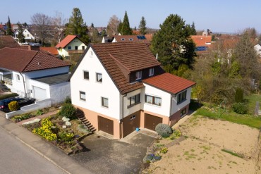 BEREITS VERKAUFT/VERMIETET Großzügiges Einfamilienhaus mit wunderschönem Grundstück und toller Lage