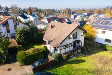 BEREITS VERKAUFT/VERMIETET Sehr großzügiges Einfamilienhaus mit Einliegerwohnung in exquisiter Lage von Heilbronn
