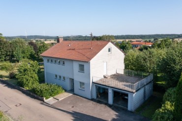 BEREITS VERKAUFT/VERMIETET Freistehendes Einfamilienhaus mit wunderschönem  Grundstück und sehr toller Lage!