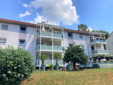 BEREITS VERKAUFT/VERMIETET Großzügige 1,5-Zimmer-Wohnung in ruhiger Lage mit schönem Balkon!